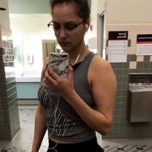 Meet your Posher, Monique